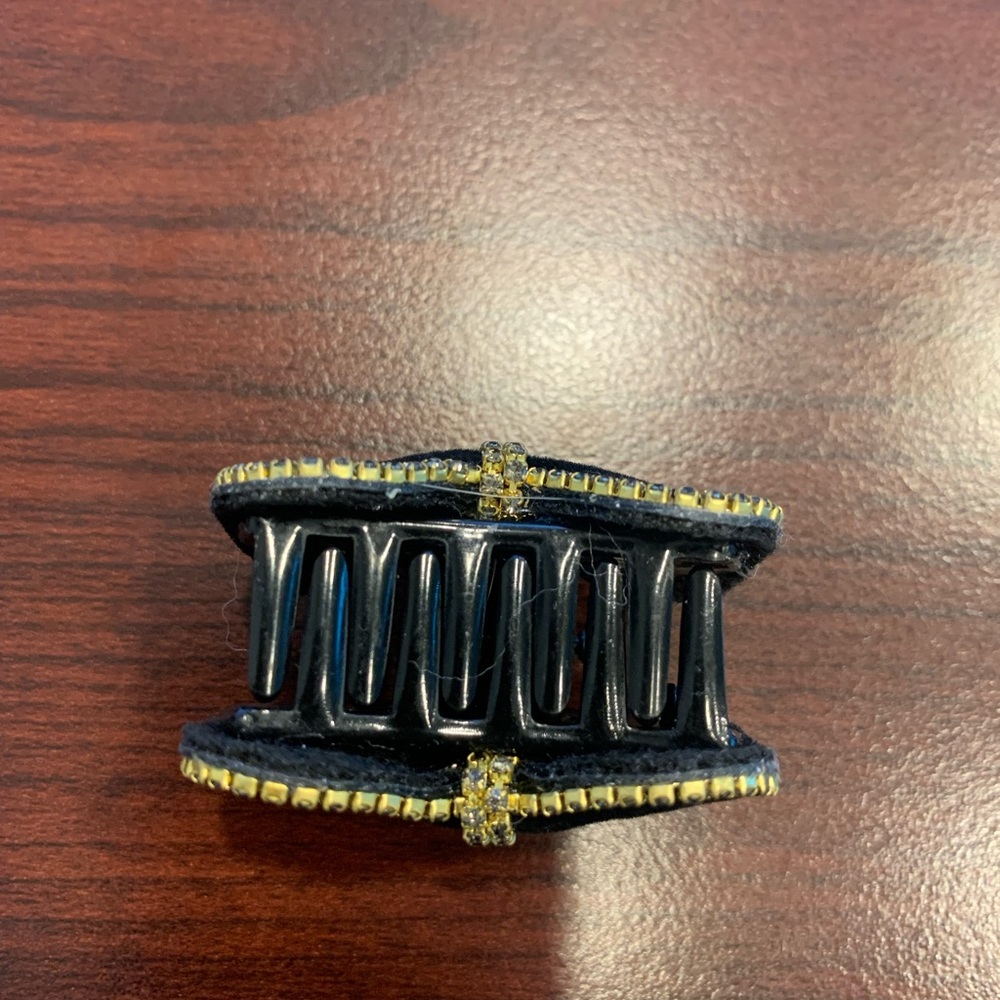 Black Velvet Hair Clip - Picture 3 of 4